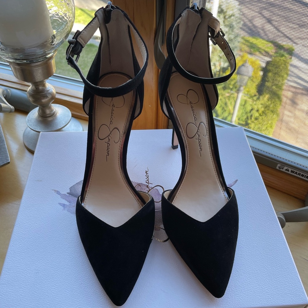 Gorgeous Jessica Simpson black suede heels